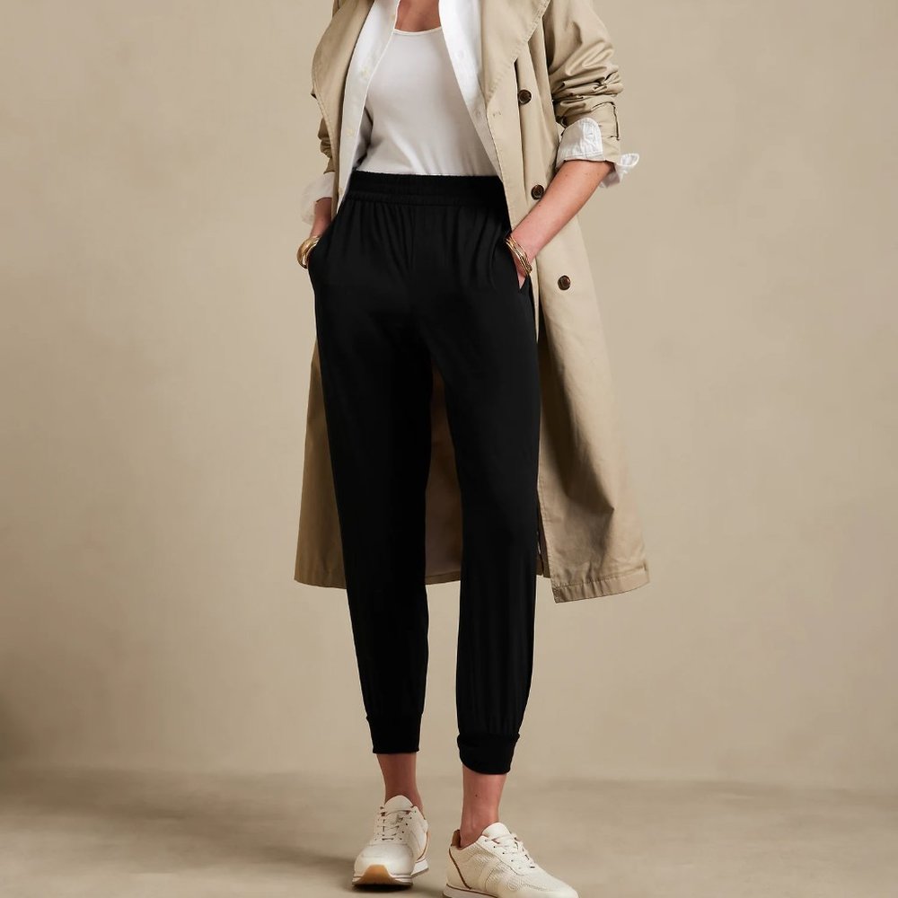 NWT Banana Republic Factory Black S Airstretch Jogger Pants